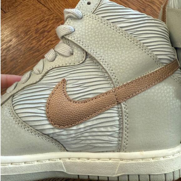 Rare Nike Dunk High Sky Hi Light Bone Metallic Red Bronze Sneaker Sz 5.5 - Picture 10 of 12